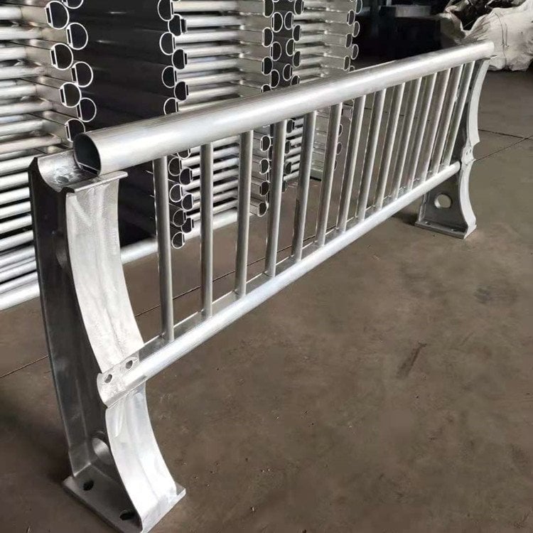 鋁合金護(hù)欄