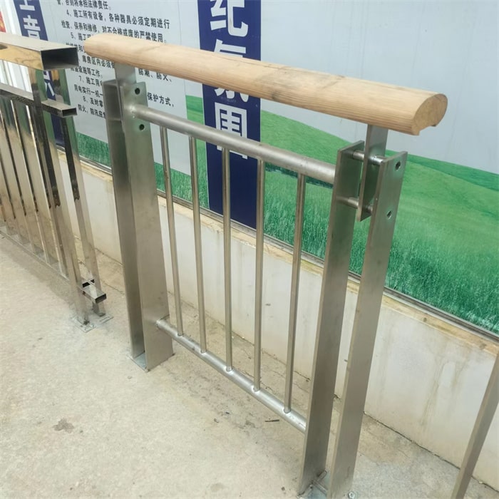 不銹鋼復(fù)合管護欄