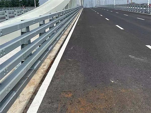 防撞護(hù)欄