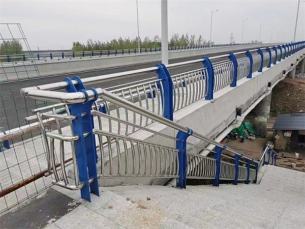 防撞護(hù)欄